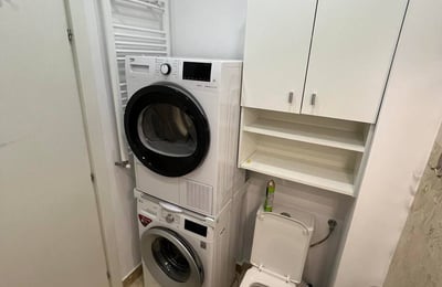 Vermietung eines gemütlichen Studio-Apartments mit separatem Zimmer und Balkon, Bukarest, Rumänien